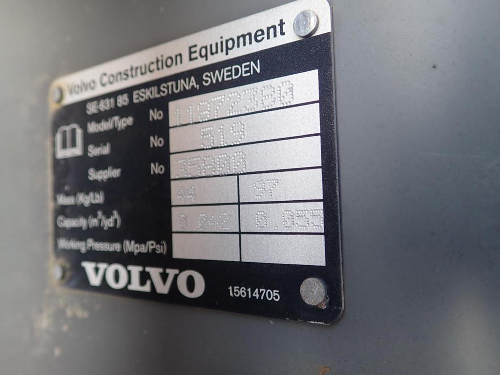 volvo-tiefloffel-300mm-aufna,8a6a0c04-2.jpg