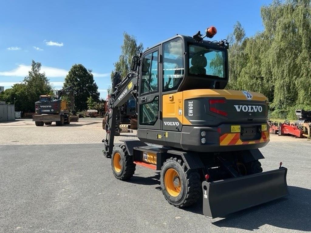 volvo-ew-60-e,4f1d88a8-2.jpg