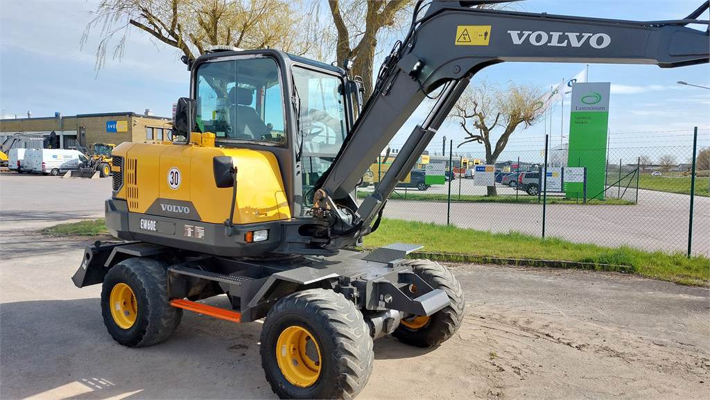 volvo-ew60e-ce76,ew60e_310899-ew60e310899(3).jpg
