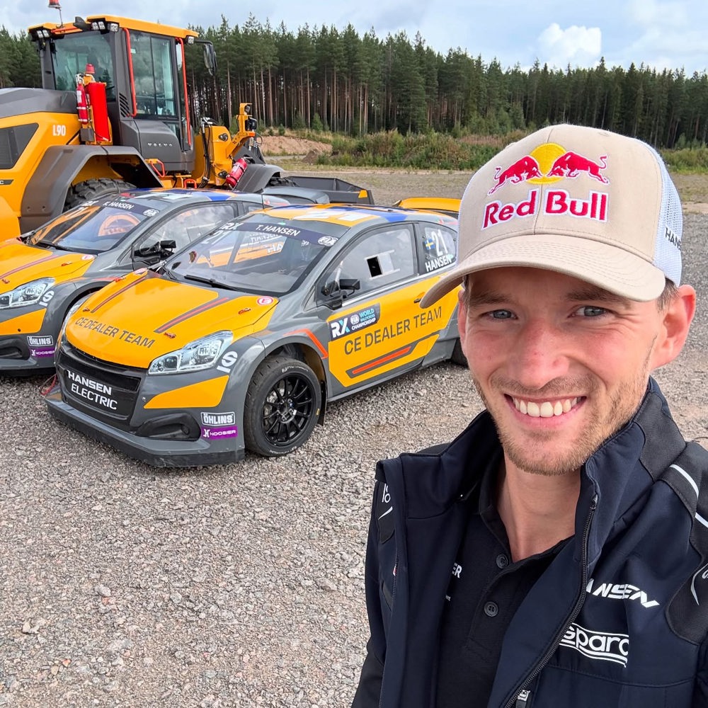 Timmy Hansen och Hansen Motorsport har fått stöd av CE Dealer Team och Volvo Construction Equipment för att komma till start i Finland. (Foto: Hansen Motorsport Instagram)