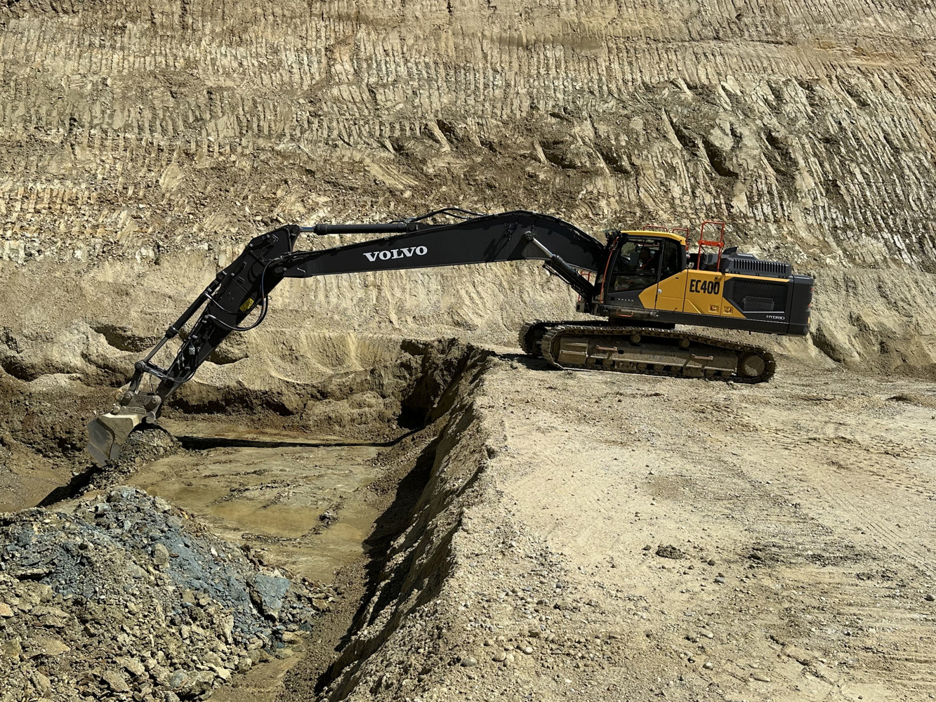 Volvo EC400 Hybrid hos kunden Clariant