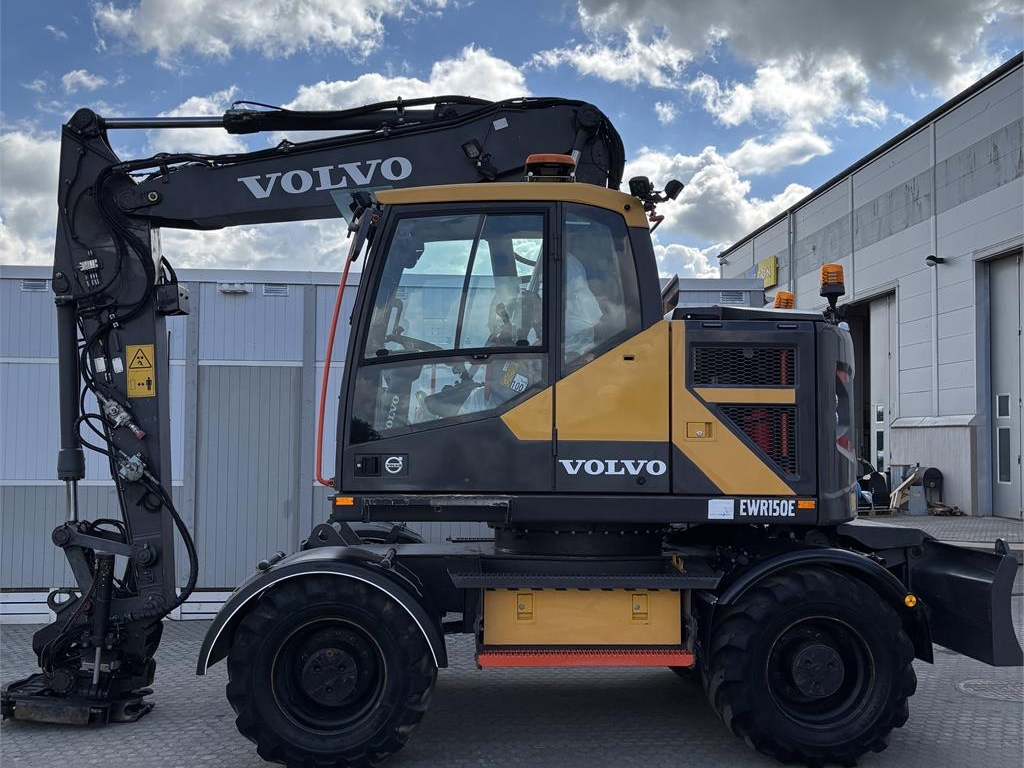 volvo-e,ewr150e_320329-ewr150e320329(1).jpg
