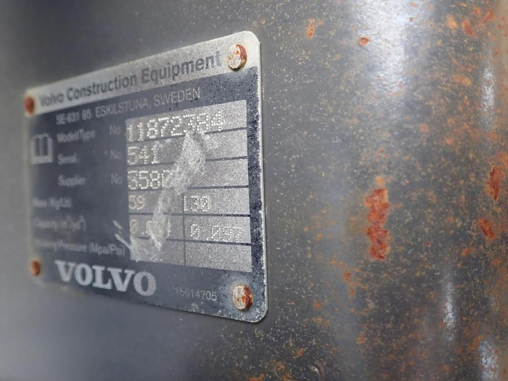 volvo-tiefloffel-600mm-aufna,8ff29d81-2.jpg