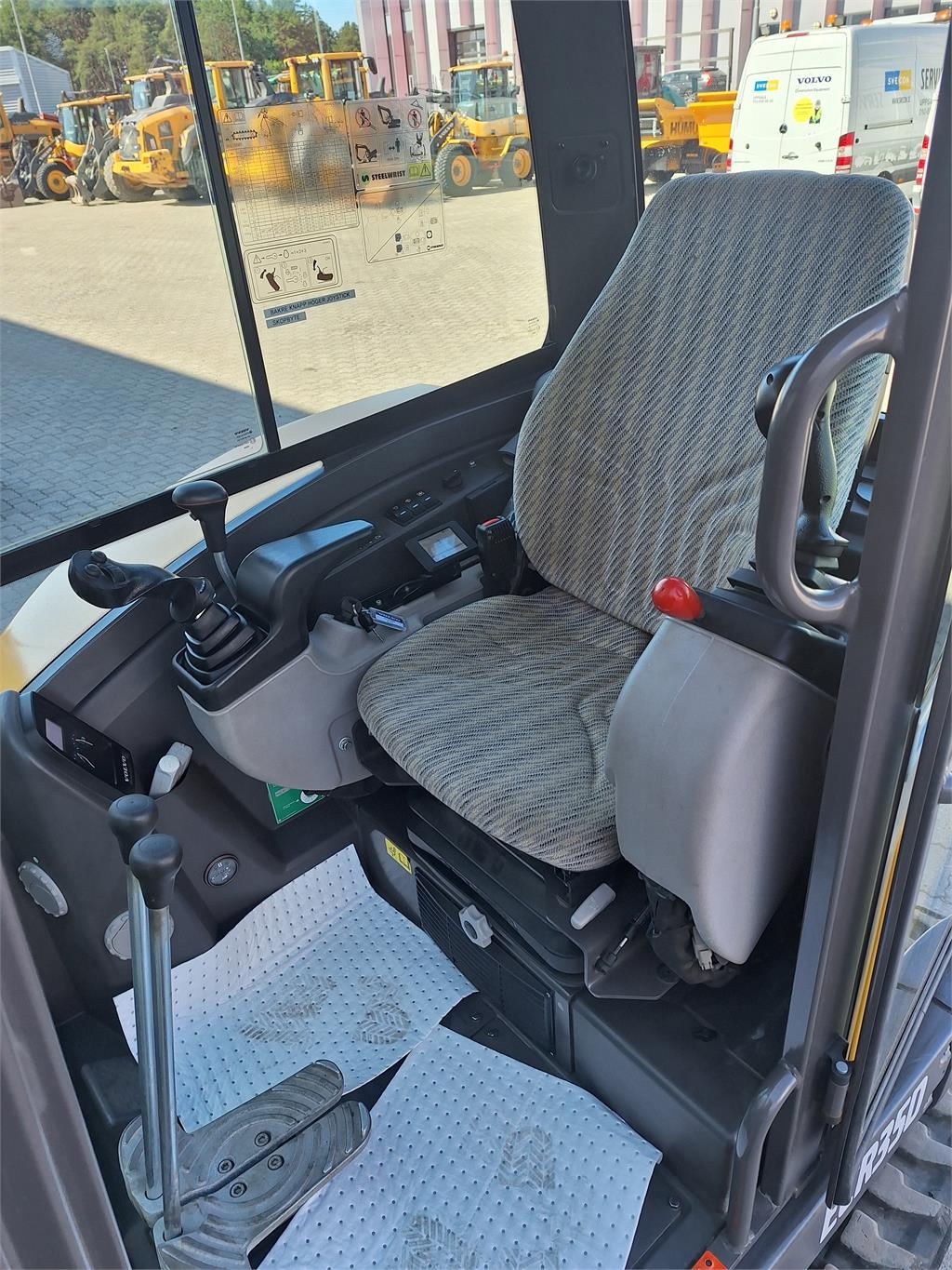 volvo-ecr3,ecr35d_35161a-ecr35d35161(7).jpg