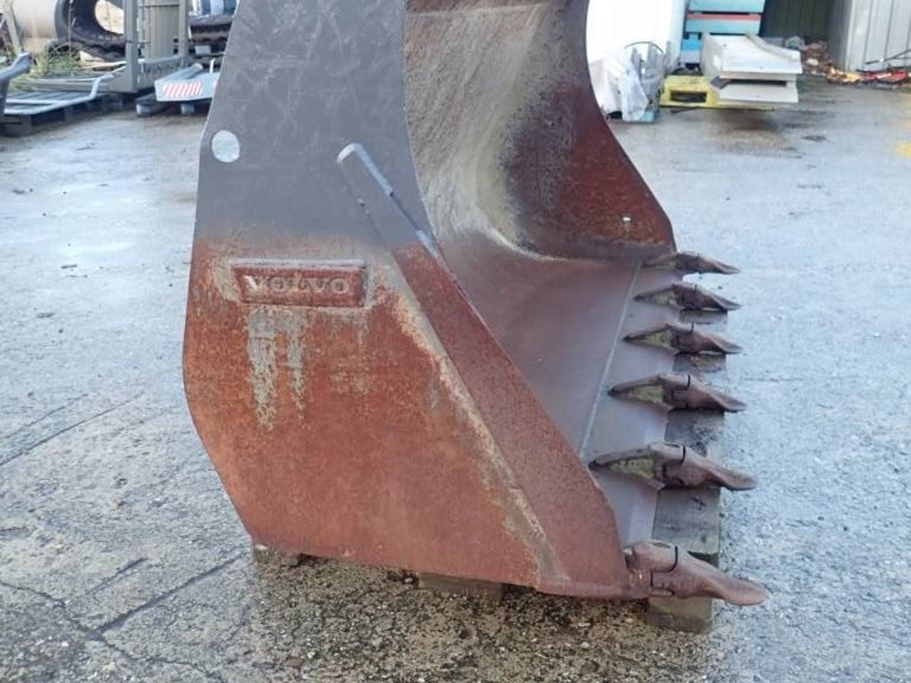 volvo-schaufel-0-7-m3-mit-z-1,0df1243b.jpg