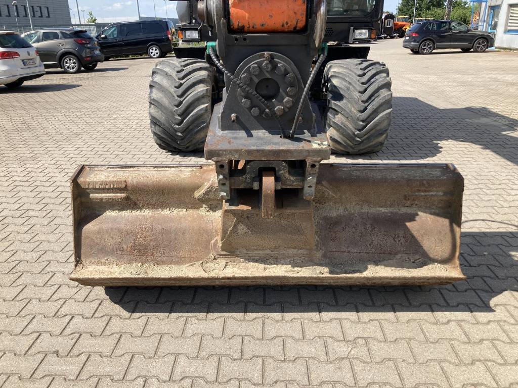 hitachi-zx-170-w-6,2206bd80.jpg