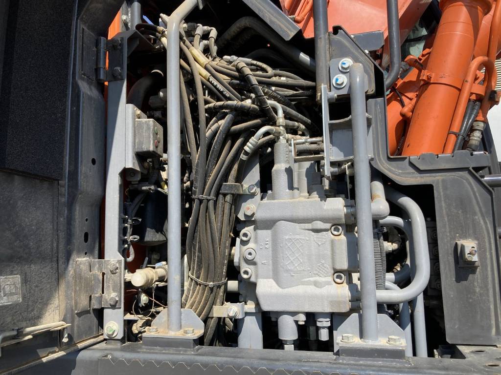 hitachi-zx-170-w-6,78f0477f.jpg