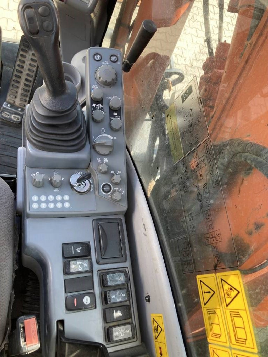 hitachi-zx-170-w-6,bf802fc8.jpg