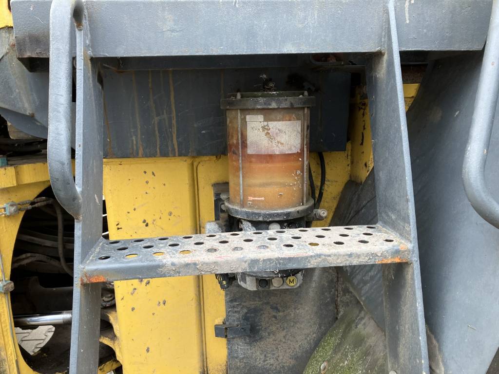 komatsu-wa-420,911b030c.jpg