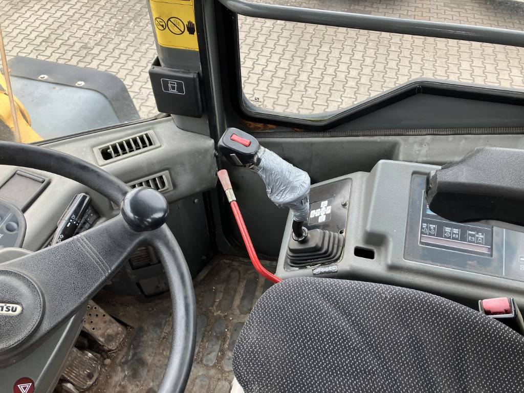 komatsu-wa-420,fbfe96e9.jpg