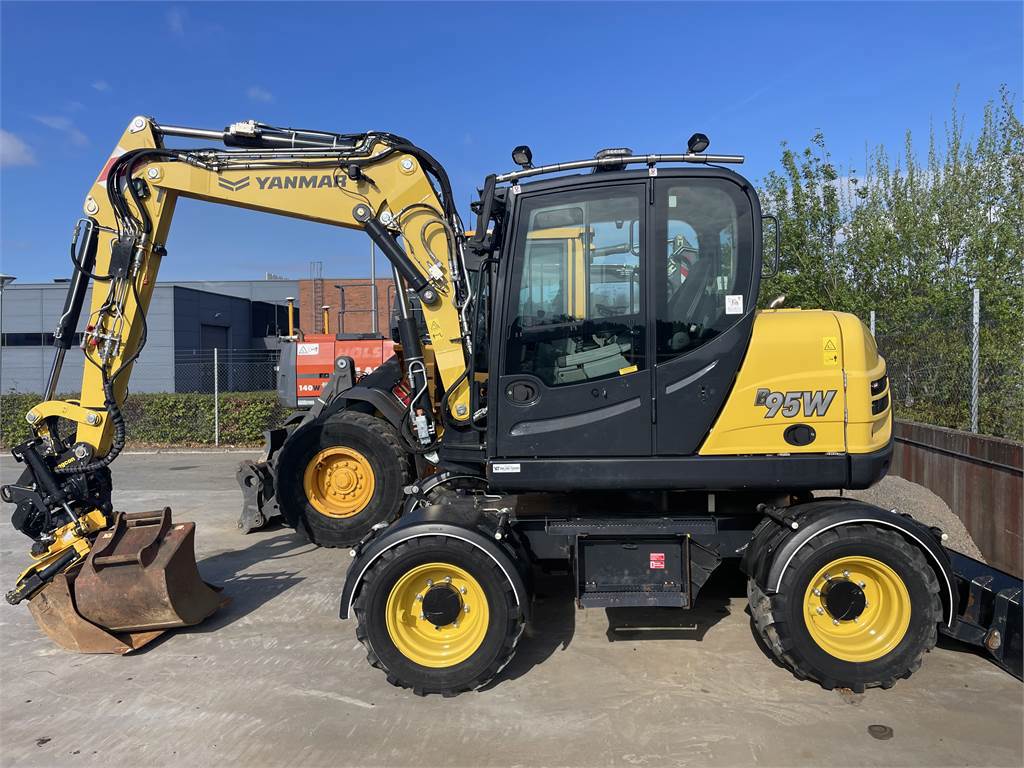 yanmar-b95w-4174,b95w_tw09540969-img_8831.jpg