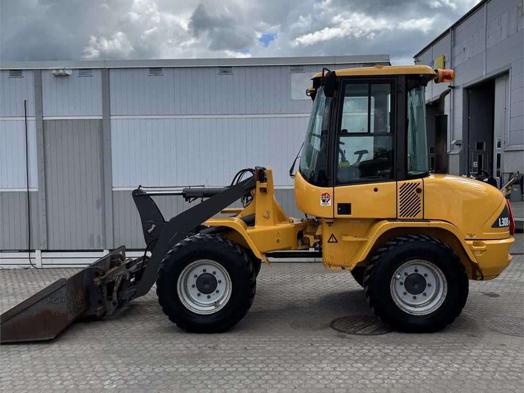 volvo-l30,l30_1833855a-l30b1833855(2).jpg
