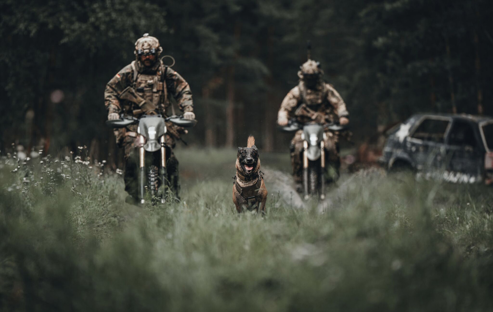 Stark VARG SKUGGA - eldriven motorcykel för försvarsindustrin