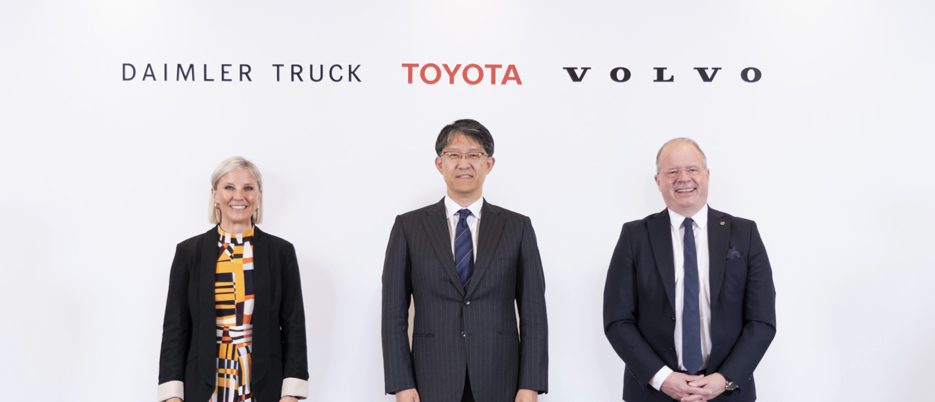 Volvokoncernen, Daimler Truck, cellcentric och Toyota Motor Corporation har undertecknat ett icke-bindande samförståndsavtal om att samarbeta kring bränslecells-teknologi. 