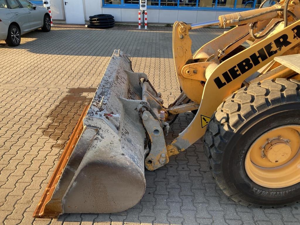liebherr-l-514,4a072357-6.jpg