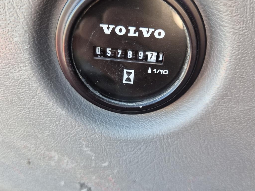 volvo-e,ecr88d_213920a-ecr88d213920(32).jpg