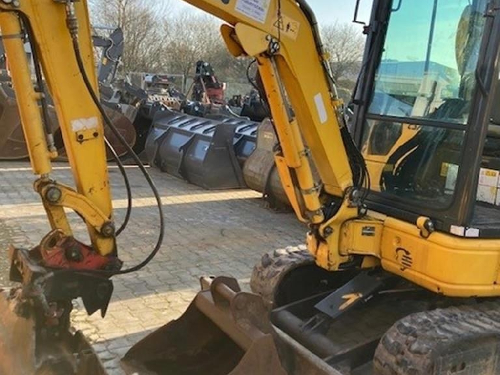 komatsu-pc-26mr-3,7e013c0a-5.jpg