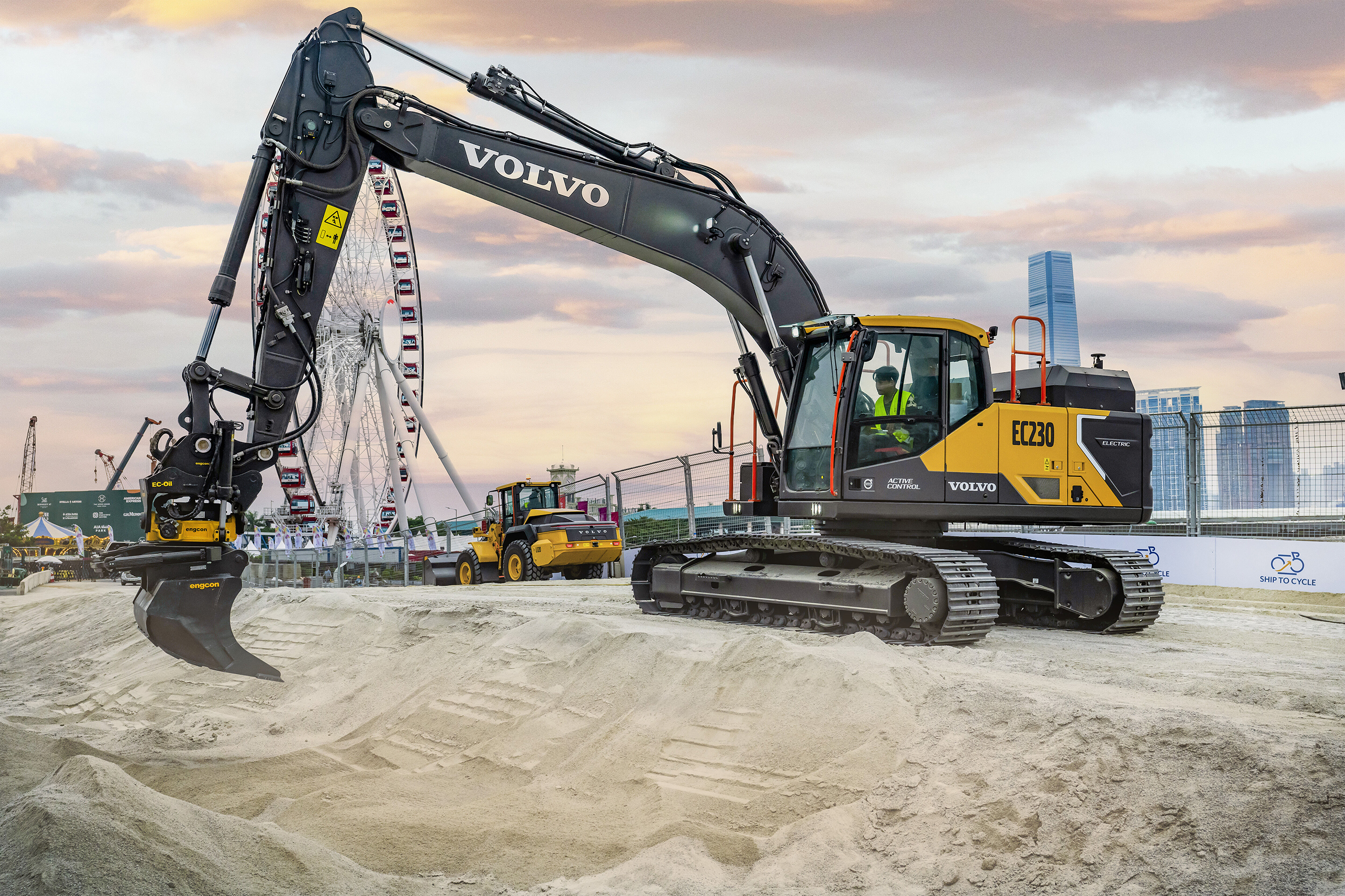 Volvo EC230 Electric bygger för World RX i Hongkong